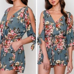 Re:named Sage Floral Split Tie Sleeve Romper L